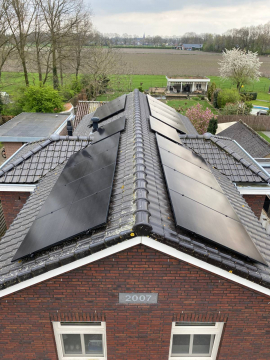 zonnepanelen in Ledeacker